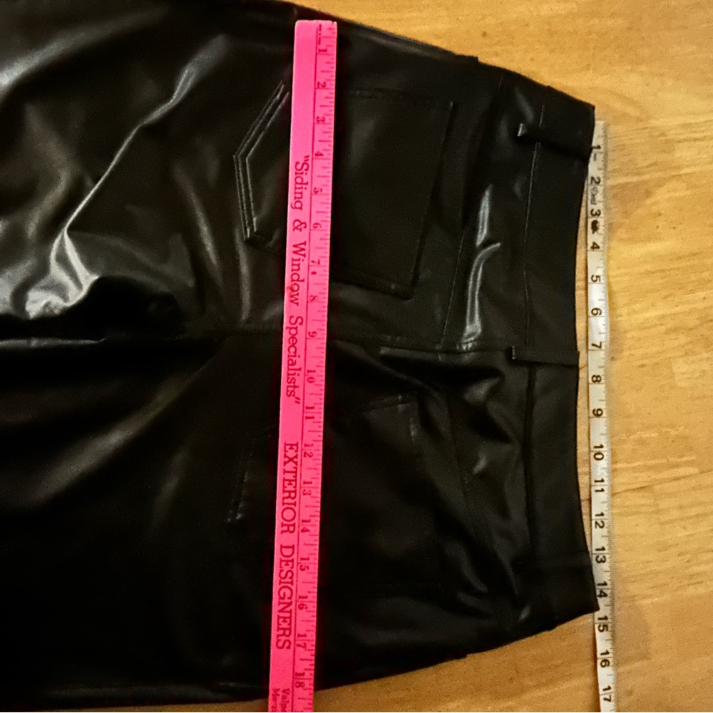 Women’s small faux leather stretch pants - Picture 3 of 9